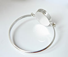 Load image into Gallery viewer, Whitby Jet Oval Tension Bangle