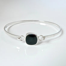 Load image into Gallery viewer, Whitby Jet cushion-shaped silver tension bangle
