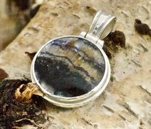 Load image into Gallery viewer, Malachite & Blue John Reversible Pendant Round
