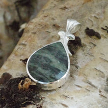 Load image into Gallery viewer, Connermara Marble pendant with jet