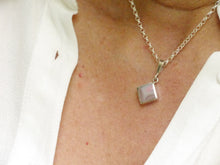 Load image into Gallery viewer, Agate pendant in silver