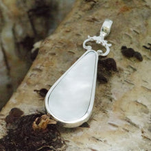 Load image into Gallery viewer, MOP and Lapis reversible handmade pendant
