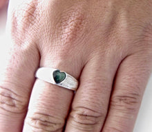 Load image into Gallery viewer, Labradorite Heart Silver Ring