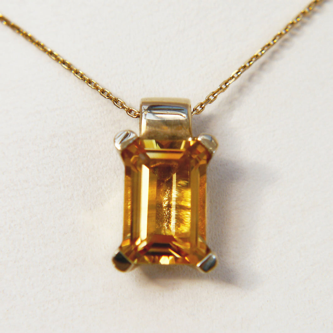 9ct Yellow Gold Emerald Cut Citrine Pendant