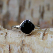 Load image into Gallery viewer, Whitby Jet Silver Ring Diamond Design