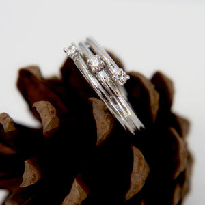 18ct White Gold 3-Stone Diamond Contemporary Ring