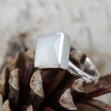 Load image into Gallery viewer, Mother Of Pearl Square Silver Ring