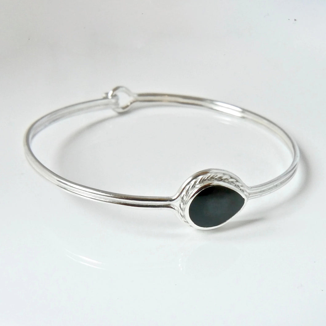 Whitby Jet Peardrop Textured Bangle