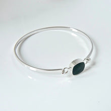 Load image into Gallery viewer, Whitby Jet cushion-shaped silver tension bangle