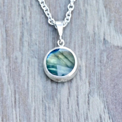 silver labradorite pendant handmade in the UK by Andrew Thomson
