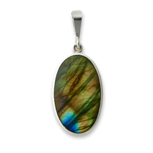 Load image into Gallery viewer, Labradorite Oval Pendant in Silver