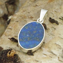 Load image into Gallery viewer, lapis pendant with blue john on the reverse side