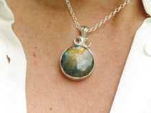 Load image into Gallery viewer, labradorite pendant in hallmarked silver