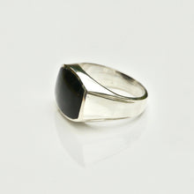 Load image into Gallery viewer, Labradorite Silver Gents Ring