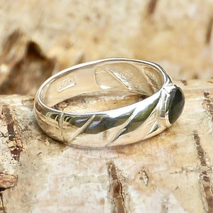 sterling silver ring inset with labradorite