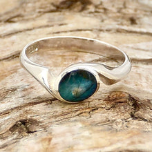 Load image into Gallery viewer, labradorite in swirl design ring
