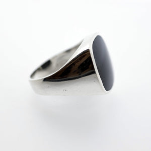 Whitby Jet Gents Silver Rectangle Ring