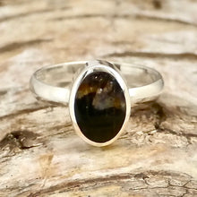 Load image into Gallery viewer, handmade blue john ring in sterling silver