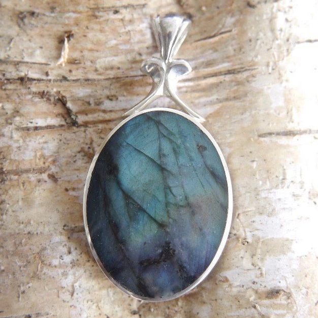 Labradorite Pendant with Fossil on the revserse side.