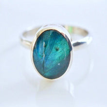 Load image into Gallery viewer, Oval Labradorite Silver Ring