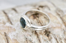 Load image into Gallery viewer, Labradorite Silver Ring 8mm Round
