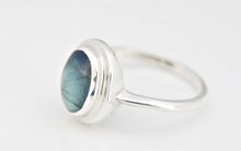 Load image into Gallery viewer, Labradorite Oval Silver Ring