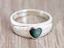 Load image into Gallery viewer, Labradorite Heart Silver Ring