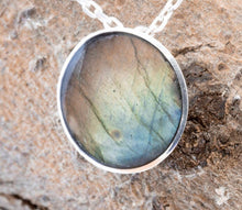 Load image into Gallery viewer, Labradorite Round Silver Pendant