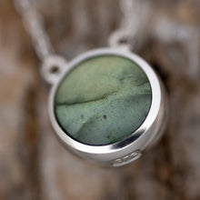 Load image into Gallery viewer, Labradorite and Jet Reversible Pendant
