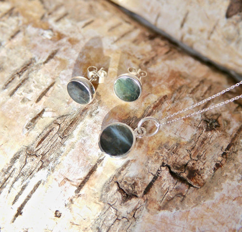 Labradorite Pendant & Stud Earrings Gift Set