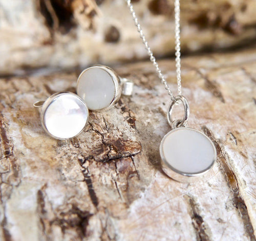 Mother of Pearl Pendant & Earrings Gift Set